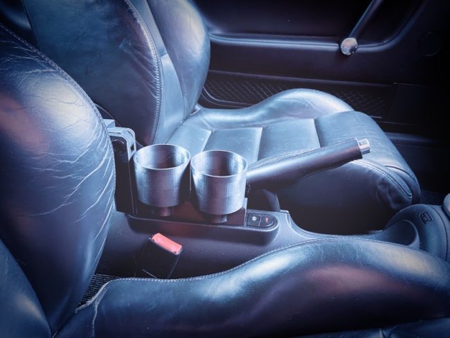 Double cupholder for the mk1 tt and armrest