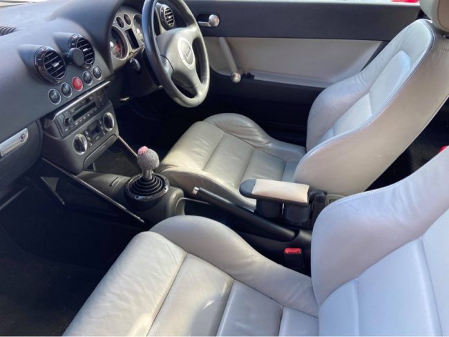 Audi TT 8N Cup and Armrest combined