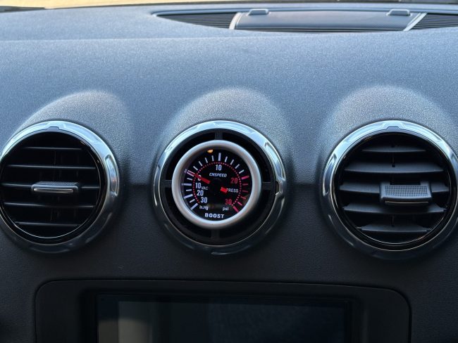 Dial fitted in Dash for Audi 8J TT